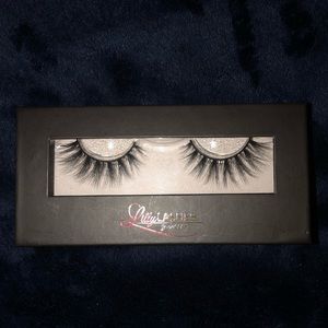 Lilly Lashes in style cannes